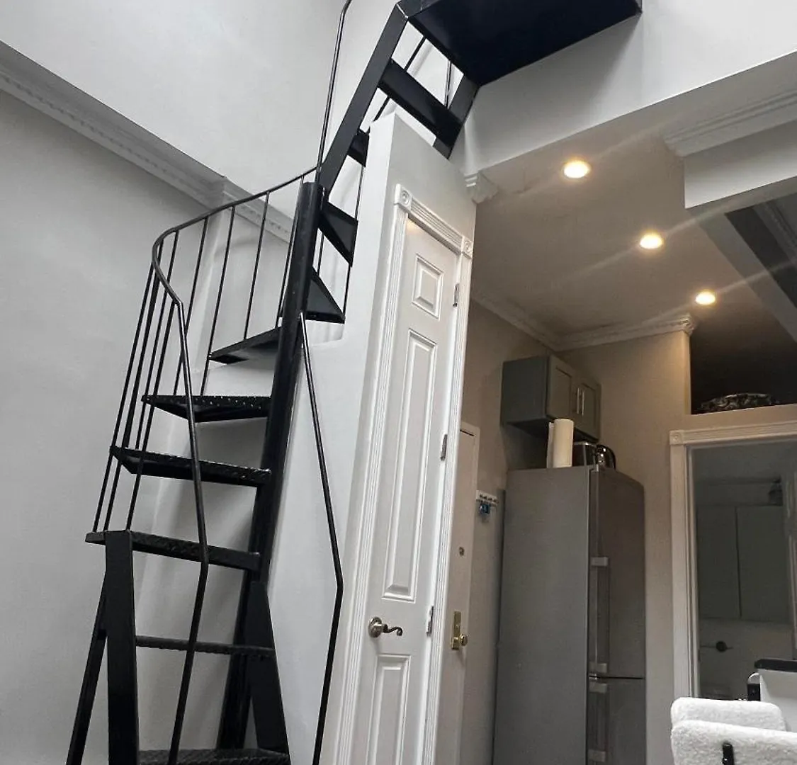 شقة Gorgeous Exposed Brick 1 Bedroom Plus Private Roof Deck! نيو يورك