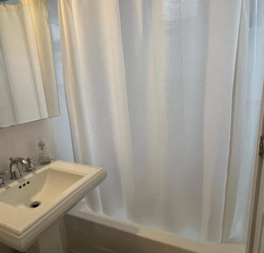 شقة Gorgeous Exposed Brick 1 Bedroom Plus Private Roof Deck! نيو يورك